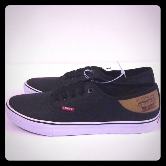 levi's comfort shoes black